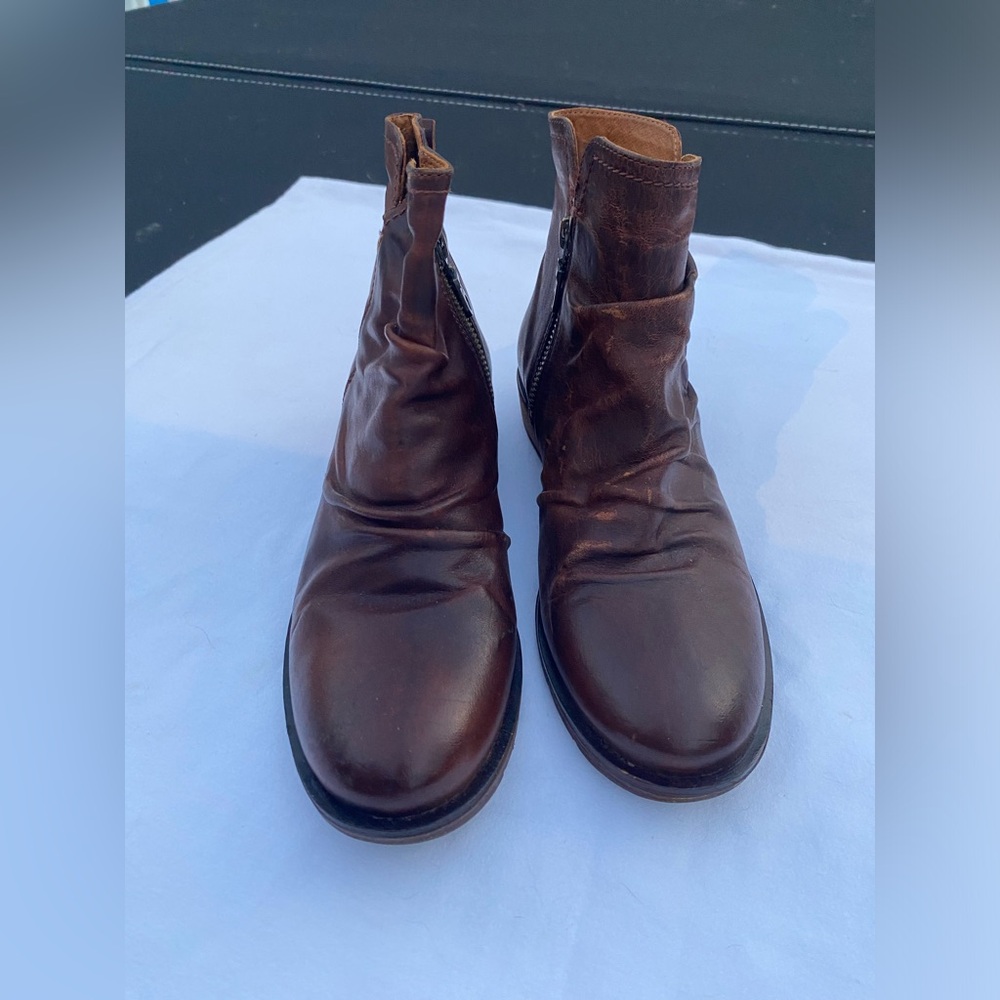 Sofft Beckie Brown Leather Bootie Size 7 Ruched Leather Side Zip Western Boho
